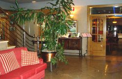 se admiten mascotas perros en Hotel Las Moreras*** Azadinos León 2